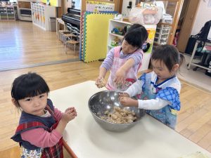 食育　味噌作り